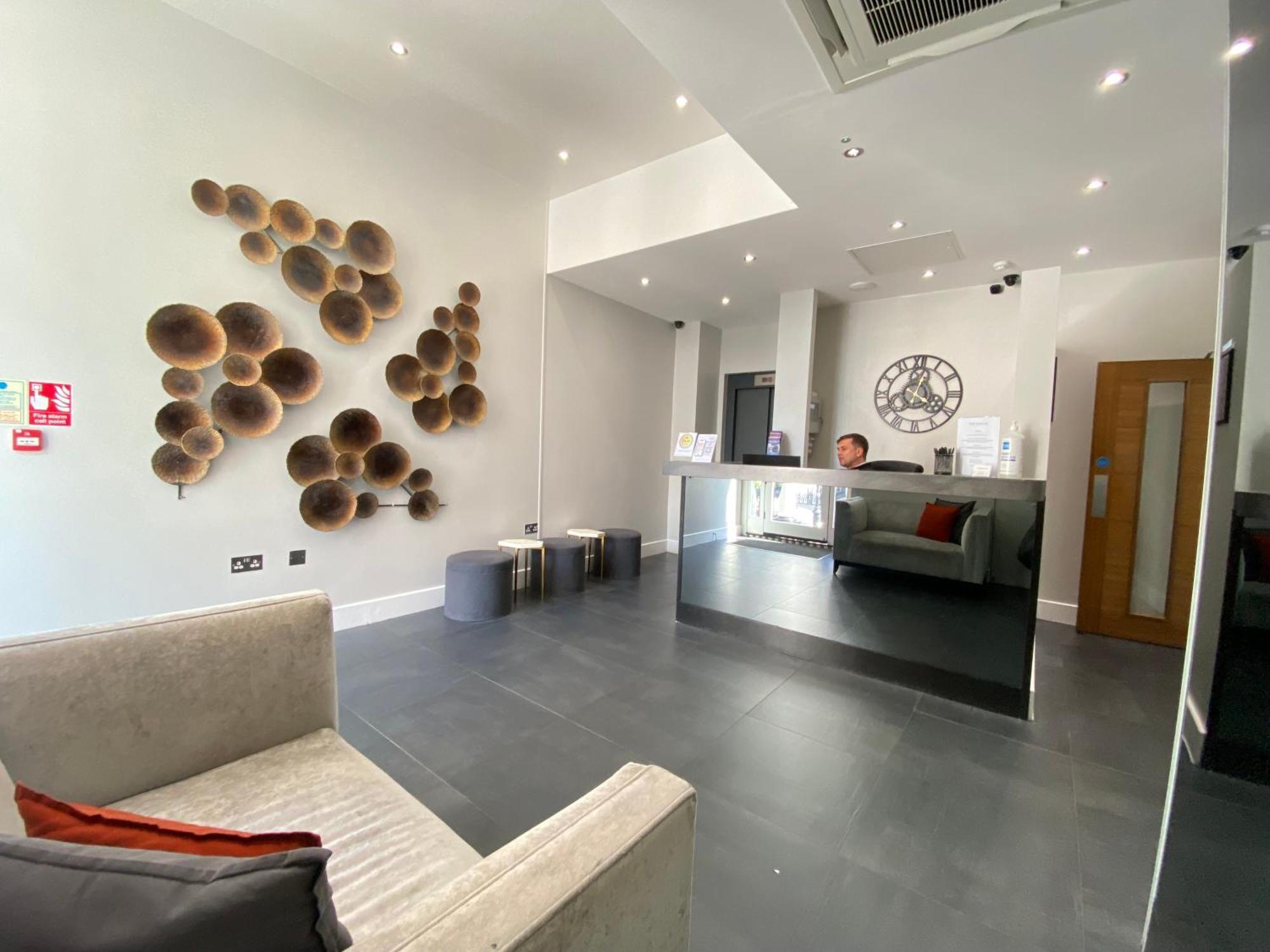 Trebovir Hotel Londres